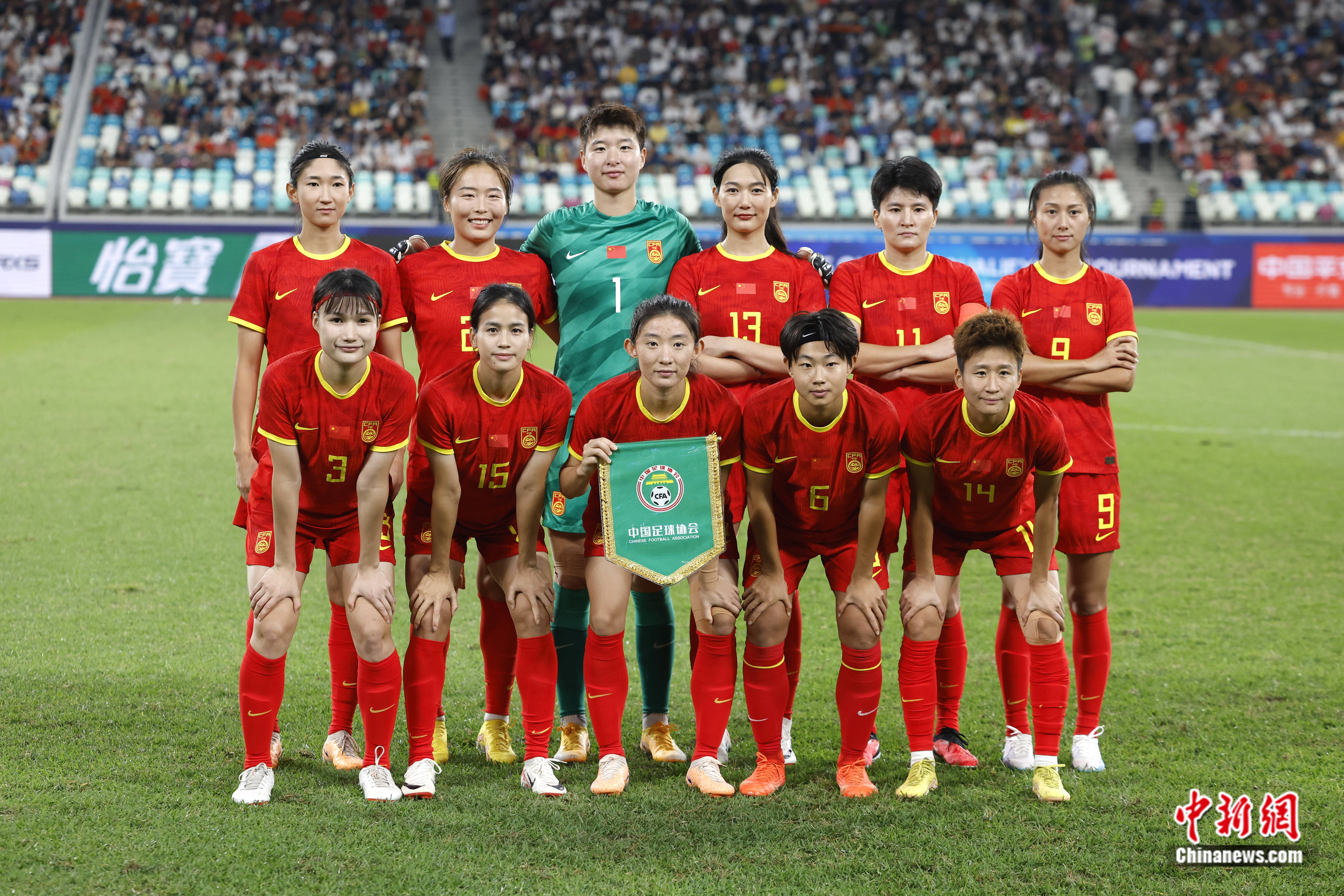 女足国际友谊赛场上，中国队实力夺目