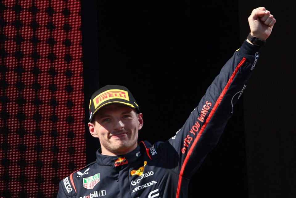 包含红牛车队力克红牛二队，维斯塔潘关键制胜的词条