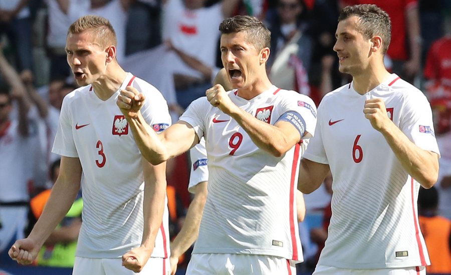 韩国队力克波兰队，奥恰洛夫统治全场