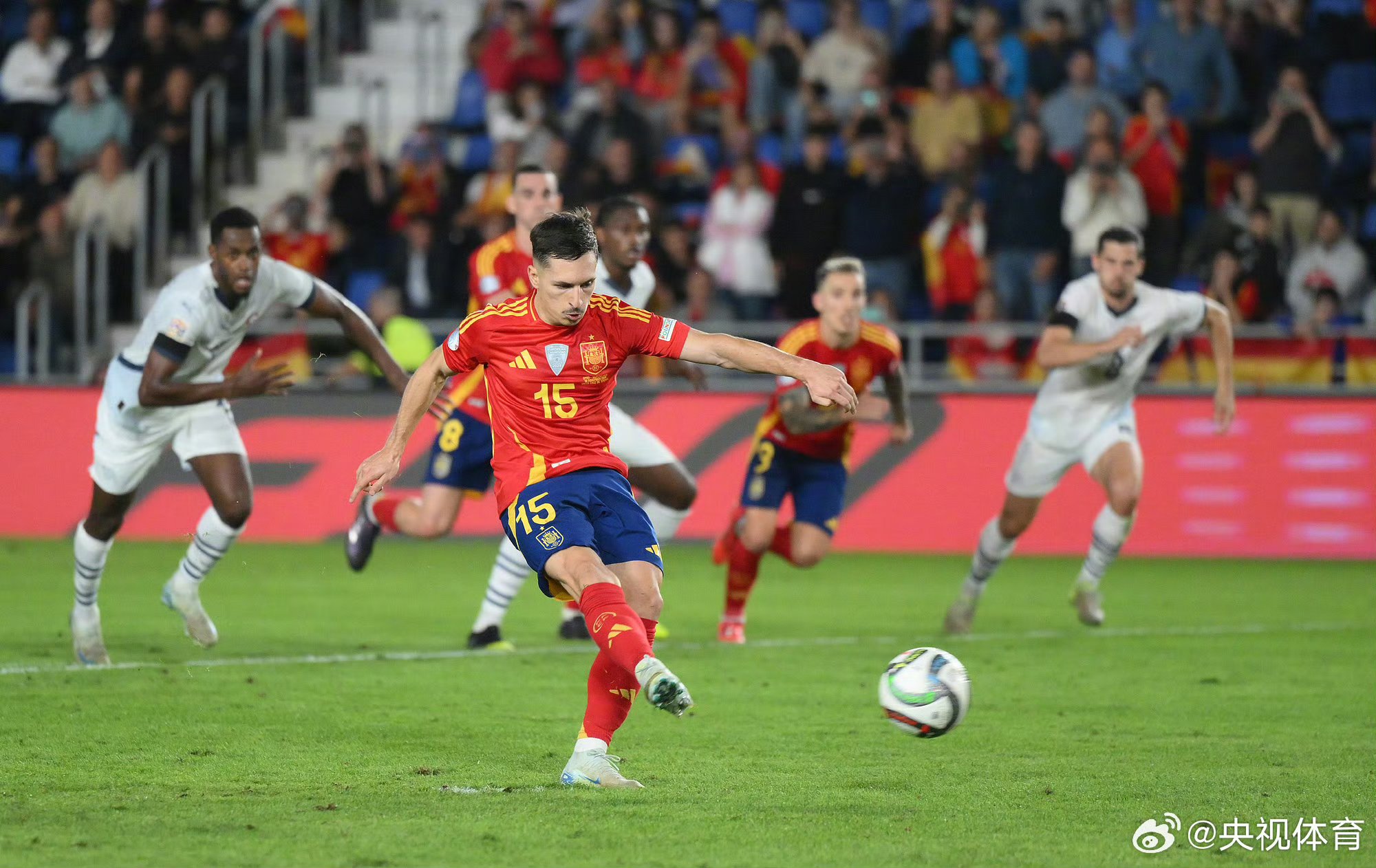 奥地利队完胜葡萄牙队,波尔带队取胜 奥地利队完胜葡萄牙队,波尔带队取胜